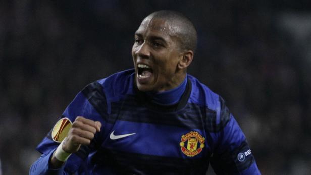 Ashley Young jubeklt nach seinem Tor gegen Ajax.