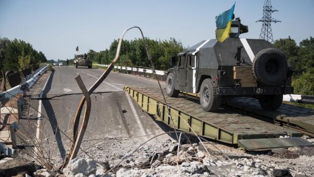 Deutsche Waffen für die Ukraine sind tabu, aber auch Schutzwesten, Helme und medizinische Ausrüstung für sie werden in Berlin blockiert