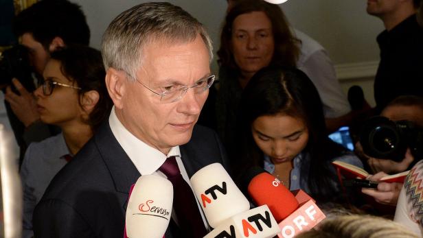 Sozialminister Alois Stöger (SPÖ) vor dem Ministerrat