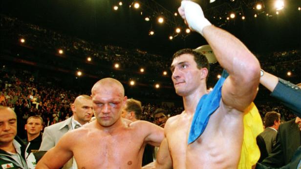 Im September 1999 besiegte Wladimir Klitschko den Deutschen Axel Schulz durch technisches K.o. in der achten Runde.