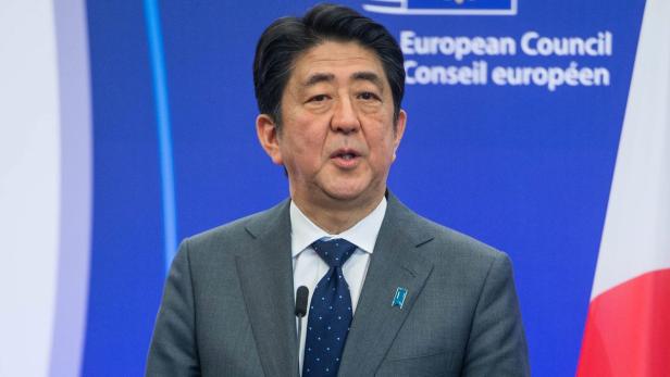Japans Premier Shinzo Abe besuchte am Dienstag die EU-Kommission in Brüssel.