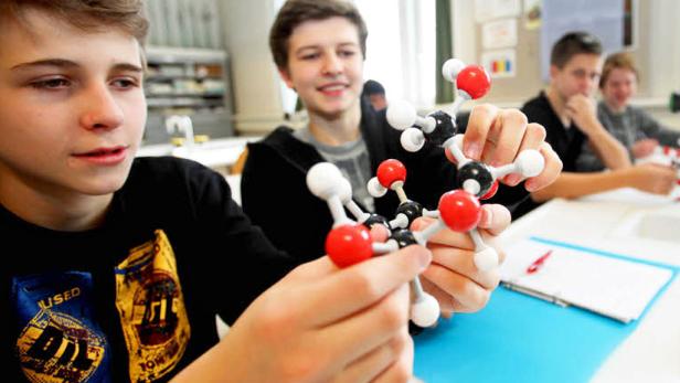 Mehr als nur Chemie: In der Popperschule werden die Naturwissenschaften fächerübergreifend unterrichtet.