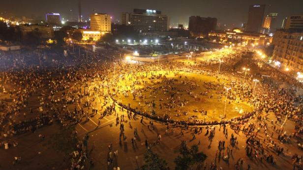 Tausende Menschen auf dem Tahrir-Platz: Wieder ist es in Kairo zu Massenprotesten gekommen.