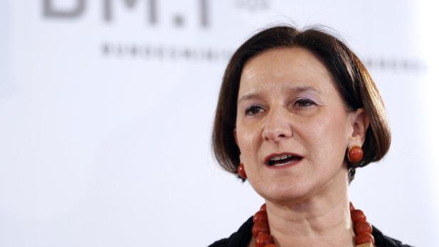 Asylwerber: Ministerin will Druckmittel