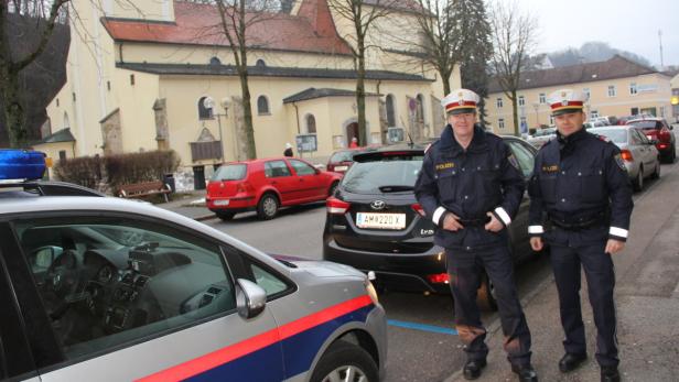 Polizeischutz , Beamte der Stadtpolizei amstetten Johann Hellinger (l.) , Felix Promber