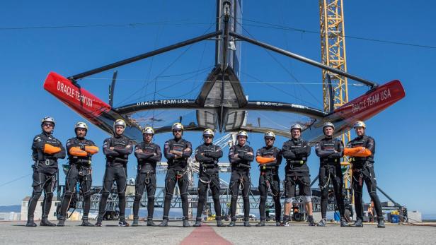 Triumphierten dann doch: Das amerikanische Oracle Team holte die begehrte Trophäe des 34. America’s Cup