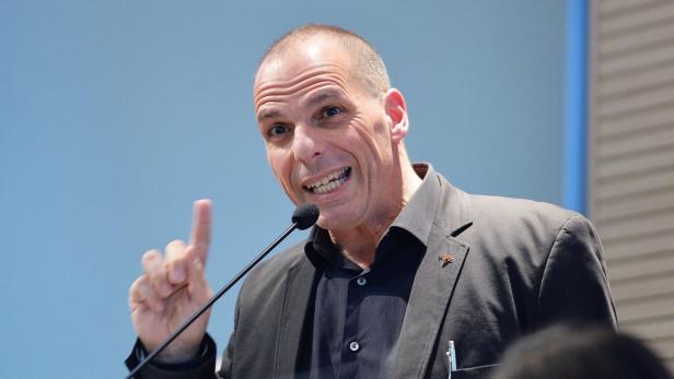 Yanis Varoufakis während eines Vortrags in Turin