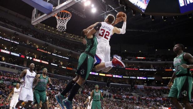 Blake Griffin springt hoch, um einen Korb für die Los Angeles Clippers zu erzielen.