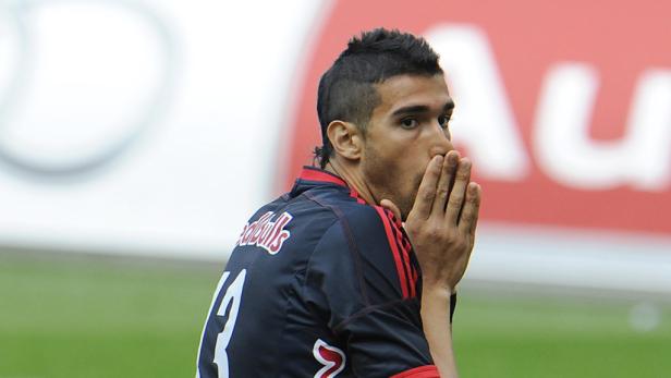 Ein Fußballspieler der New York Red Bulls mit besorgtem Gesichtsausdruck.