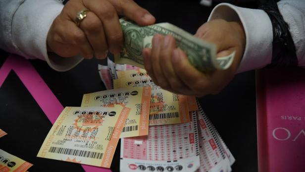 Der Jackpot löste einen Ansturm der Lottospieler aus