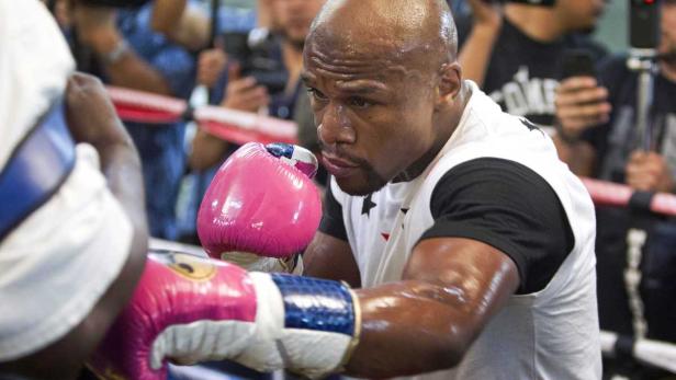 WBC welterweight champion Floyd Mayweather Jr. of