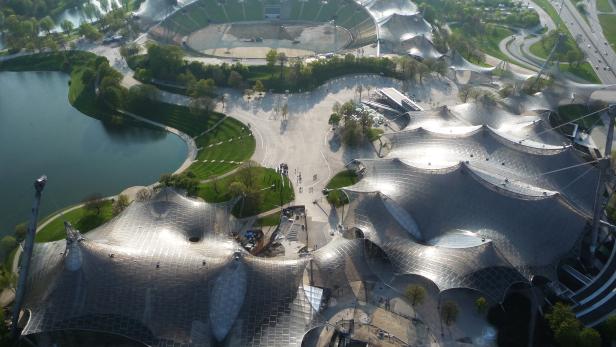 Der Münchner Olympia-Park (1968 - 1972) ist das wohl berühmteste Bauwerk von Frei Otto.