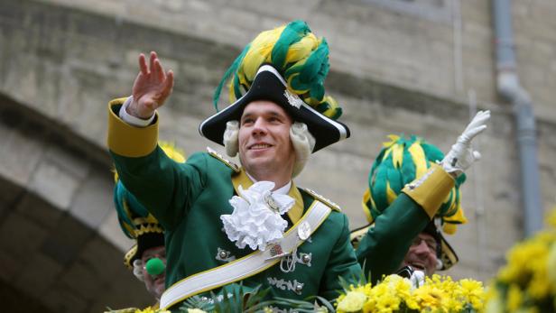 Prinzenrolle: Lukas Podolski, alias Prinz Poldi, erhielt beim Kölner Karnevalsumzug einen Ehrenwagen.