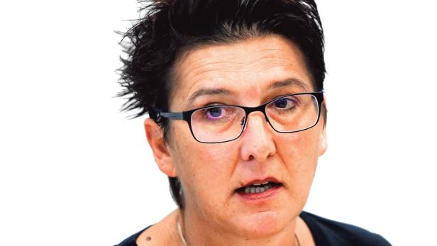 Sonja Ablinger trat aus Protest über die Entscheidung zurück, dem FSG-Gewerkschafter Walter Schopf nach Barbara Prammers Tod das Nationalratsmandat zu geben