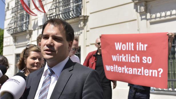 Der steirische SPÖ-Chef Michael Schickhofer am Tag des Faymann-Rücktrittes