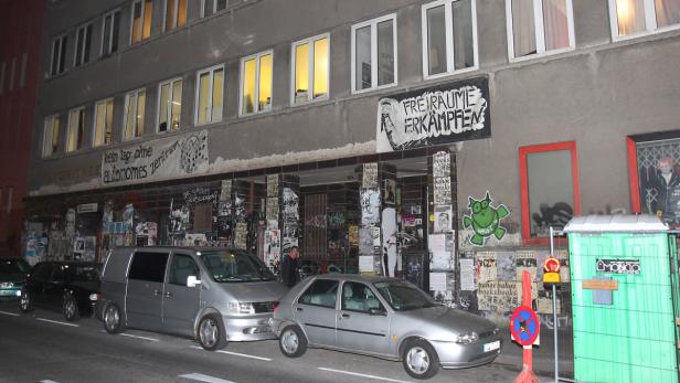 Hooligans stürmten türkisches Vereinslokal