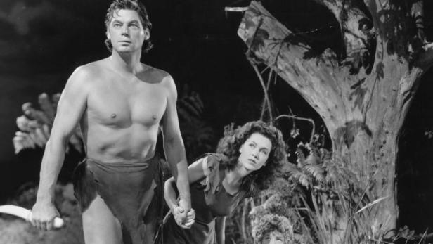 Johnny Weissmüller debütiert als Tarzan