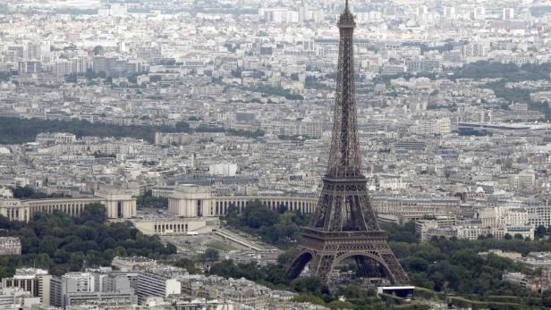 Eiffelturm nach Drohanruf evakuiert