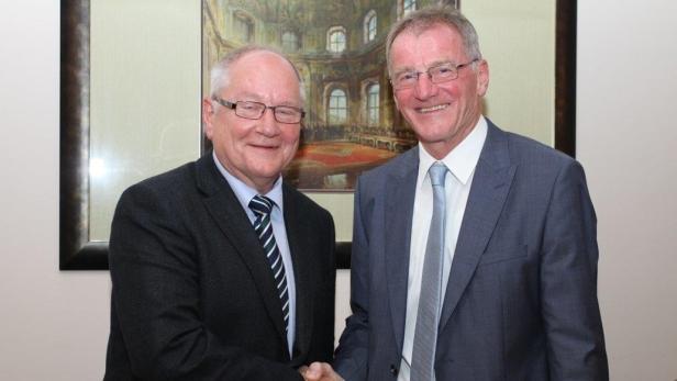 Neuer Bürgermeister Fahrnberger Friedrich (r.) , m…