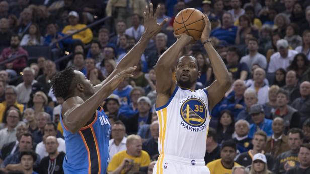Kevin Durant (re.) war der Matchwinner für Golden State gegen seinen Ex-Klub.