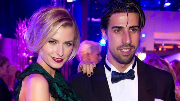 ABD0102_20150707 - FILE - Model Lena Gercke and german football player Sami Khedira during the after-show-party of the award ceremony Bambi in Duesseldorf, Germany, 23 November 2012. PHOTO: Joerg Carstensen/dpa (zu dpa &quot;Sami Khedira und Lena Gercke haben sich getrennt&quot; vom 07.07.2015) +++(c) dpa - Bildfunk+++
