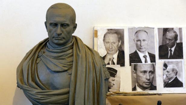 Die Büste zeigt Putin als Cäsar