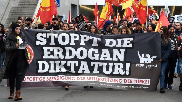 International wie hier in Köln sorgt Erdogans Vorgehen für Empörung