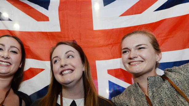 Jubel bei Schottinnen, die unter dem Union Jack bleiben wollen: Das „No“ zur Unabhängigkeit siegte mit einem recht deutlichen Vorsprung