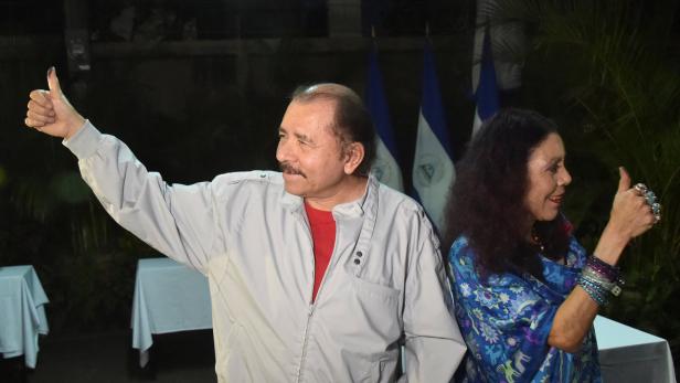 Daniel Ortega mit seiner Frau