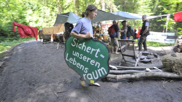 Seit Monaten gibt es ein Protestcamp gegen den Bau des Wasserkraftwerks an der Schwarzen Sulm in der Weststeiermark.
