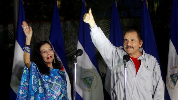 Daniel Ortega mit seiner Frau Rosario Murillo.