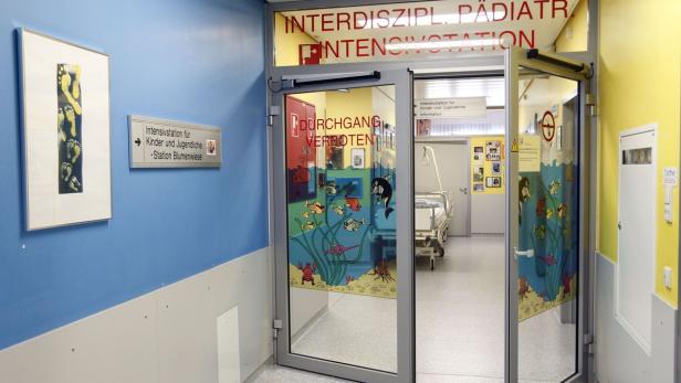 Der Zugang zur Intensivstation im Eltern-Kind-Zentrum im LKH Klagenfurt.