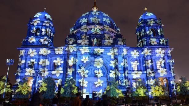 Kunstvolle Inszenierungen der Wahrzeichen – das Festival of Lights in Berlin ist eines der größten Illuminations-Festivals der Welt.
