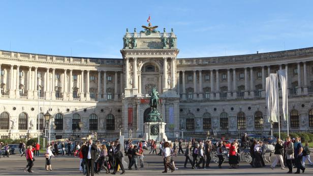 Der Akademikerball soll nicht mehr in der Hofburg stattfinden, beschließen Grüne und SPÖ am Donnerstag.