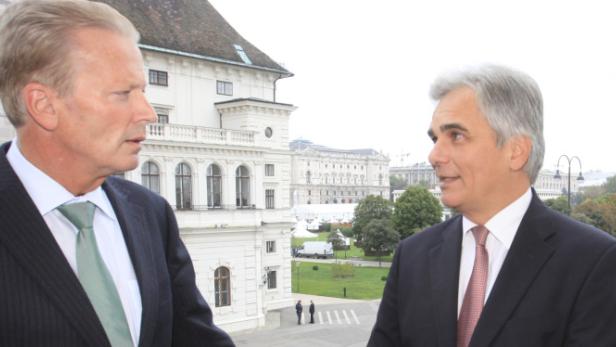 Faymann (rechts) und Mitterlehner – jetzt geht’s leichter.