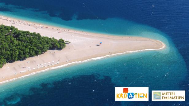 Luftaufnahme des Strandes Zlatni Rat (Goldenes Horn) in Kroatien.
