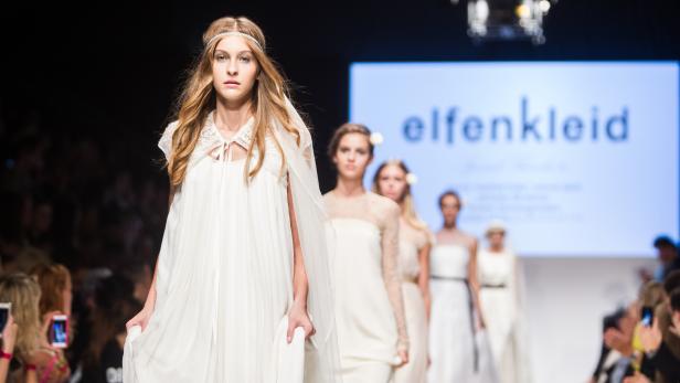 Der Samstag stand bei der Vienna Fashion Week ganz im Zeichen von Elfen: Das Label Elfenkleid entzückte mit seinen schneeweißen Kleidern, ...
