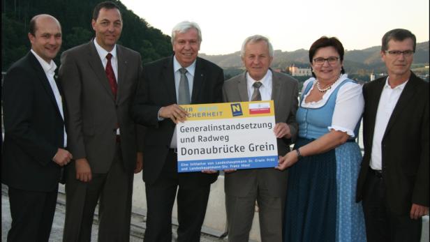 Polittreff mit Politikern aus OÖ und NÖ mit Heuras und Hiesl auf Greiner Donaubrücke