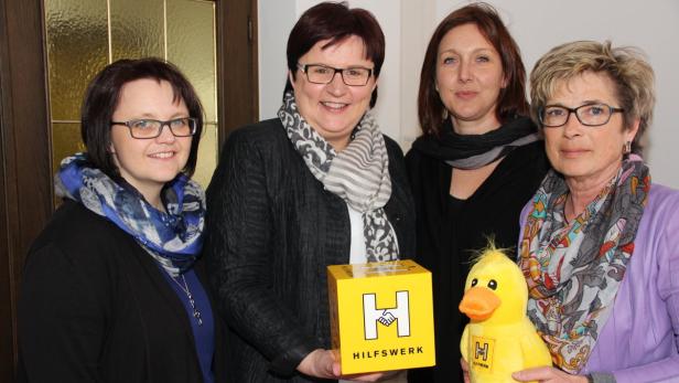 Präsidentin Hinterholzer (2.v.l.) mit Leiterinnen von Hilfwerkstellen im Mostvietel: Renate Egelseer (l.), Karin Baumgartner (2.v.r.) und Angelika Haberl