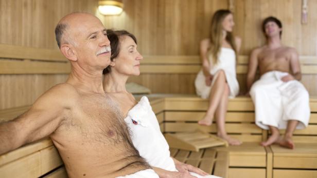Wer oft in die Sauna geht, könnte weniger an Demenz leiden.