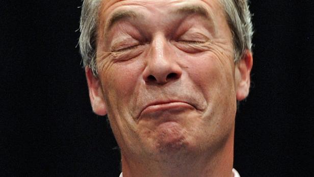 Ein spöttisches Lächeln für die nervösen politischen Mitbewerber: UKIP-Chef Nigel Farage.