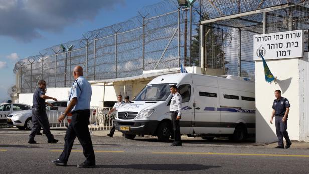 ISRAEL SHALIT PRISONER EXCHANGE Palästinenser besorgt über Häftling im Hungerstreik