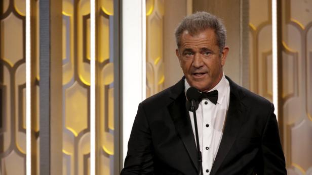 Handout photo of presenter Mel Gibson speaking at Mel Gibson ist in Hollywood unerwünscht