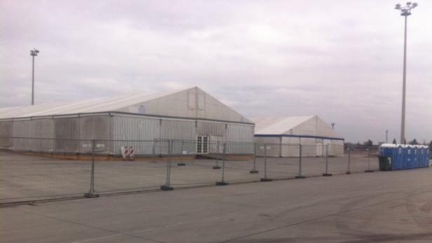 Nach dem Ansturm im September und Oktober stehen die Zelte in Nickelsdorf leer