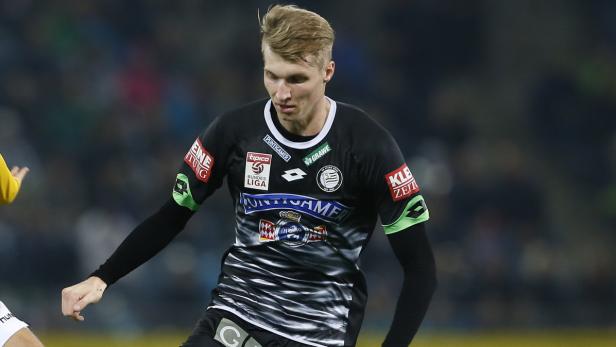 Ein Fußballspieler des SK Sturm Graz in Aktion.