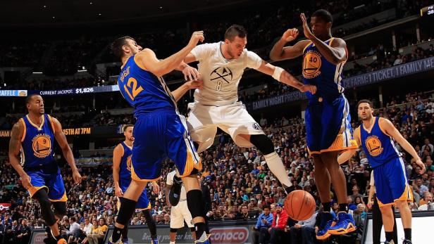 SPO-BKO-BKN-GOLDEN-STATE-WARRIORS-V-DENVER-NUGGETS Danilo Gallinari (Mi.) war Denvers Matchwinner im Duell mit den Warriors.