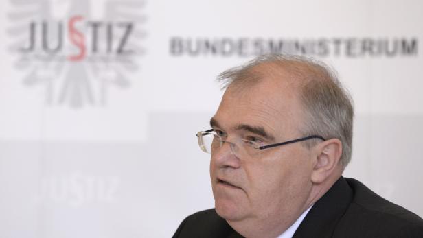 Justizminister Wolfgang Brandstetter sprach von Systemfehlern. Er versprach tiefgreifende Reformen.