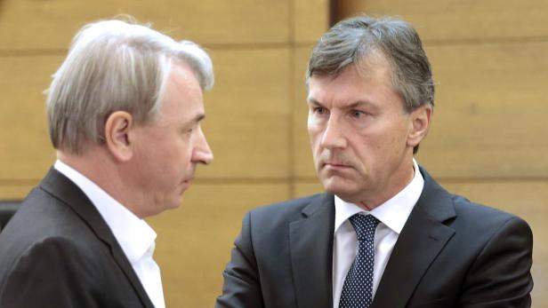 PROZESS WEGEN "HYPO-VORZUGSAKTIENDEAL 2006" IN KLA Die Ex-Hypo-Manager Wolfgang Kulterer (links) und Josef Kircher