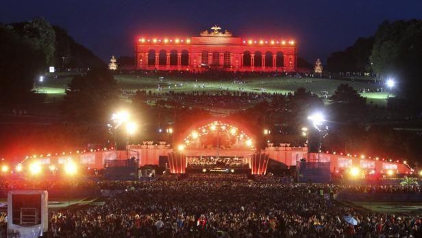 Malerische Kulisse trotz Kälte: Das Sommernachtskonzert der Wiener Philharmoniker in Schönbrunn ist längst zu einem Klassiker geworden