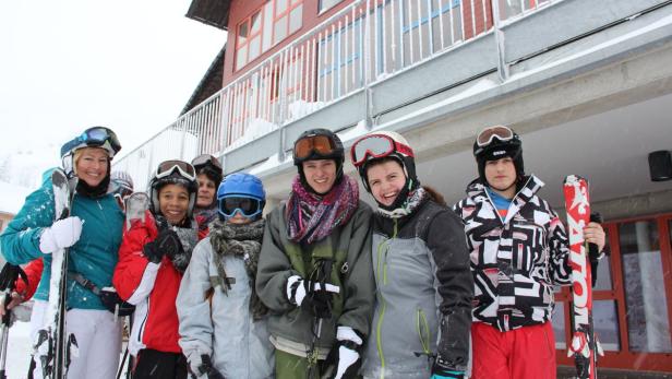 Schulklassen aus Hinterbrühl sind Stammgäste am Hochkar. Die meisten Kinder stehen in der Wintersportwoche erstamlig auf Skiern